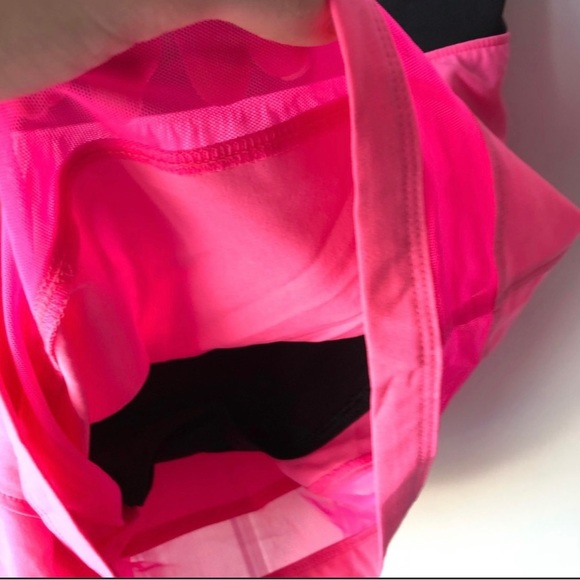 NWOT Victoria Secret pink bling tank/short set med
Size:M - Picture 4 of 5